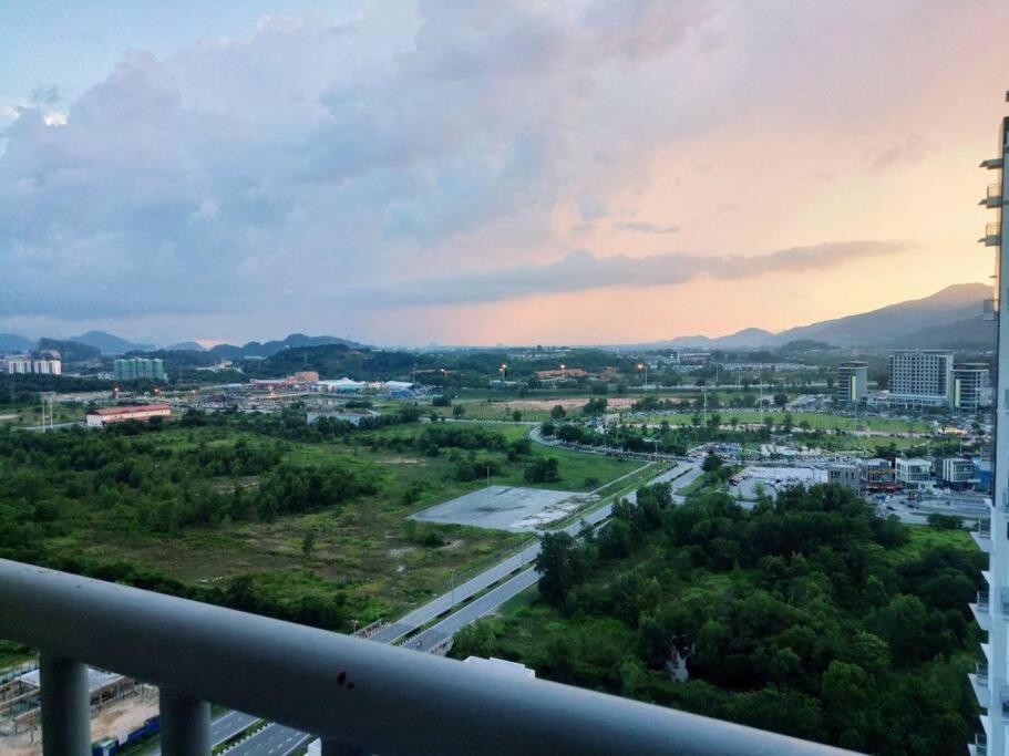 Luxurious Homestay 3Br With Pool Meru Ipoh 8 Pax Экстерьер фото
